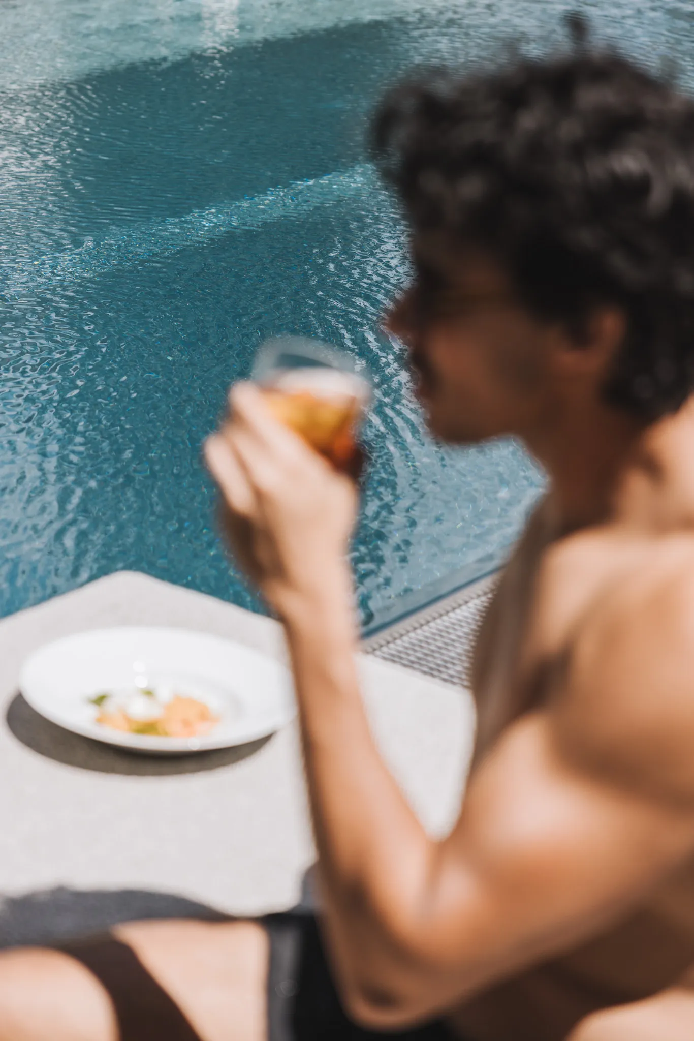 Entspannter Moment an der Poolbar, Gaspingerhof