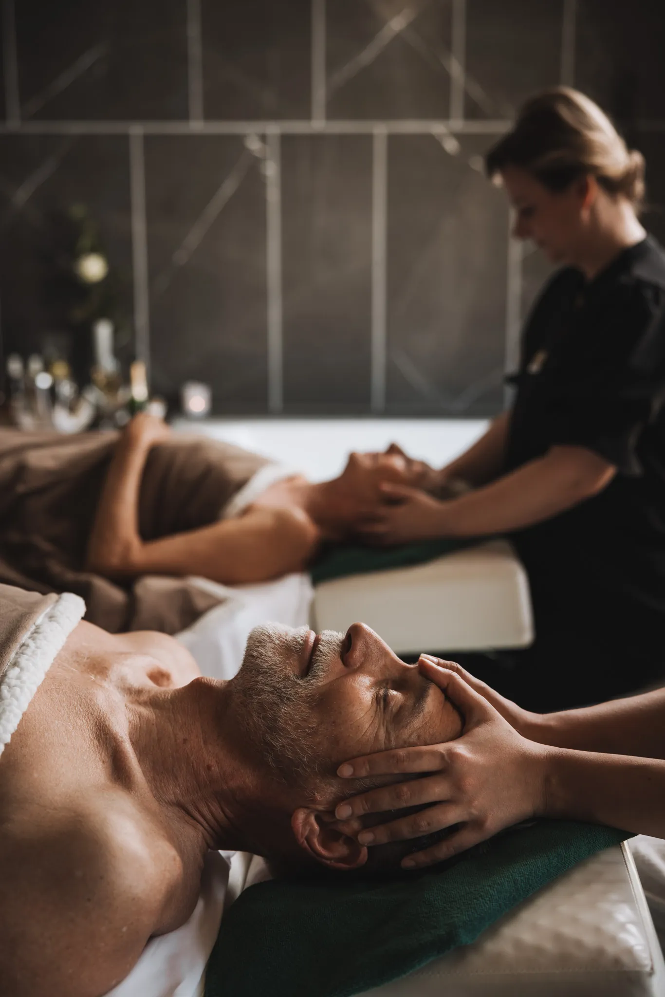 Gesichtsmassage im Spa der Wellnessresidenz Schalber